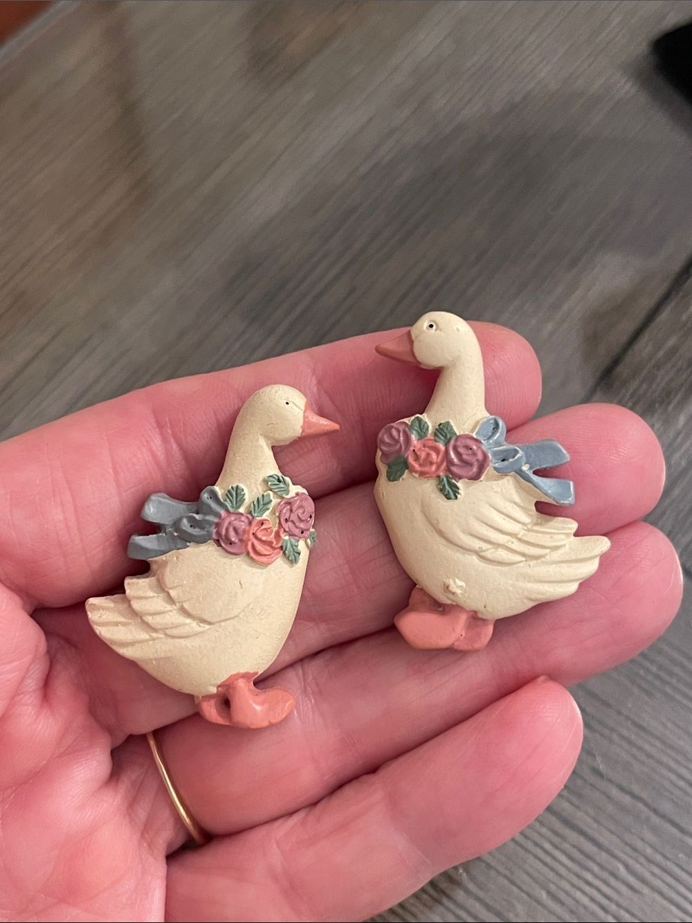Vintage 1980s or 1990s Country-Style Goose Earrings Porch Goose Silly Goose - Picture 7 of 16